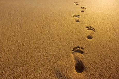 footprints-in-sand